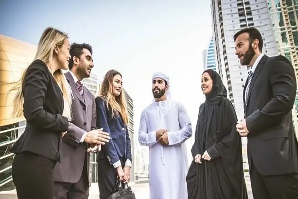 تجربیات مهاجران ایرانی در عمان: نگاهی به زندگی، کار و چالش‌ها